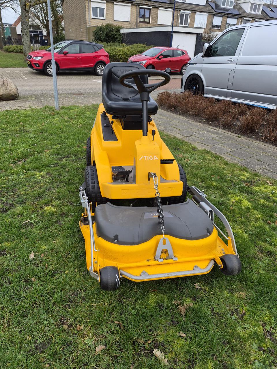 Stiga zitmaaier