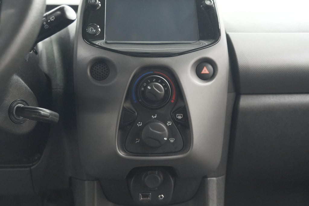 Peugeot 108 1.0 e-vti active | apple carplay | bluetooth | elektrische rame