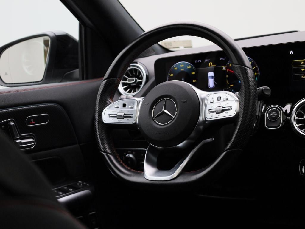 Mercedes-Benz Gla-klasse 250 e amg line premium plus | automaat | panorama 