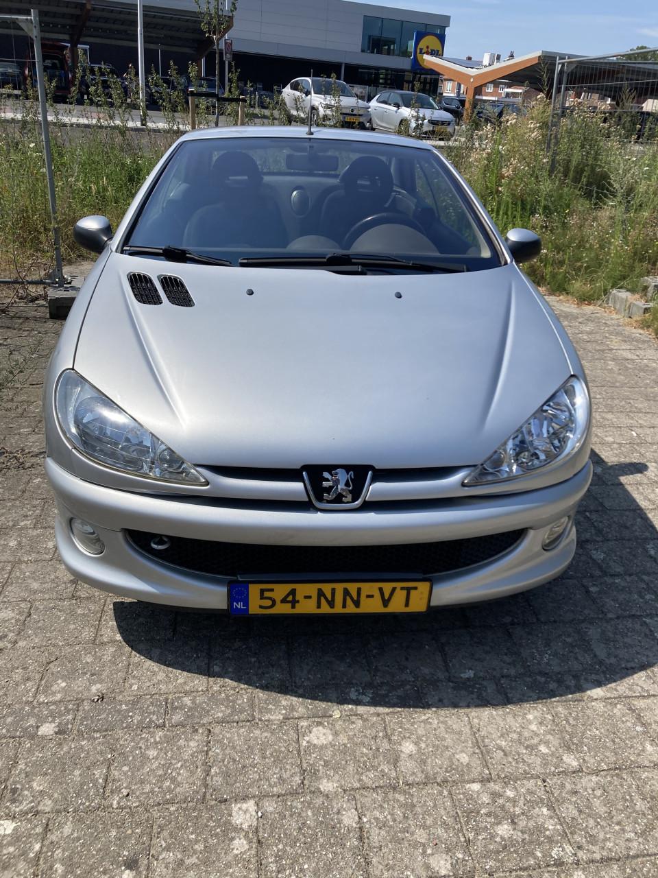 Peugeot 206cc cabrio 5bak airco 166000km APK 02/2027