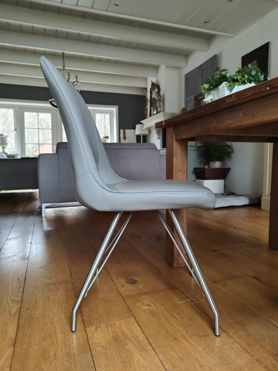 Set van vier eetkamerstoelen