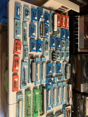 Märklin 60x ongeveer wagons koelwagens bierwagens passagierswagons etc