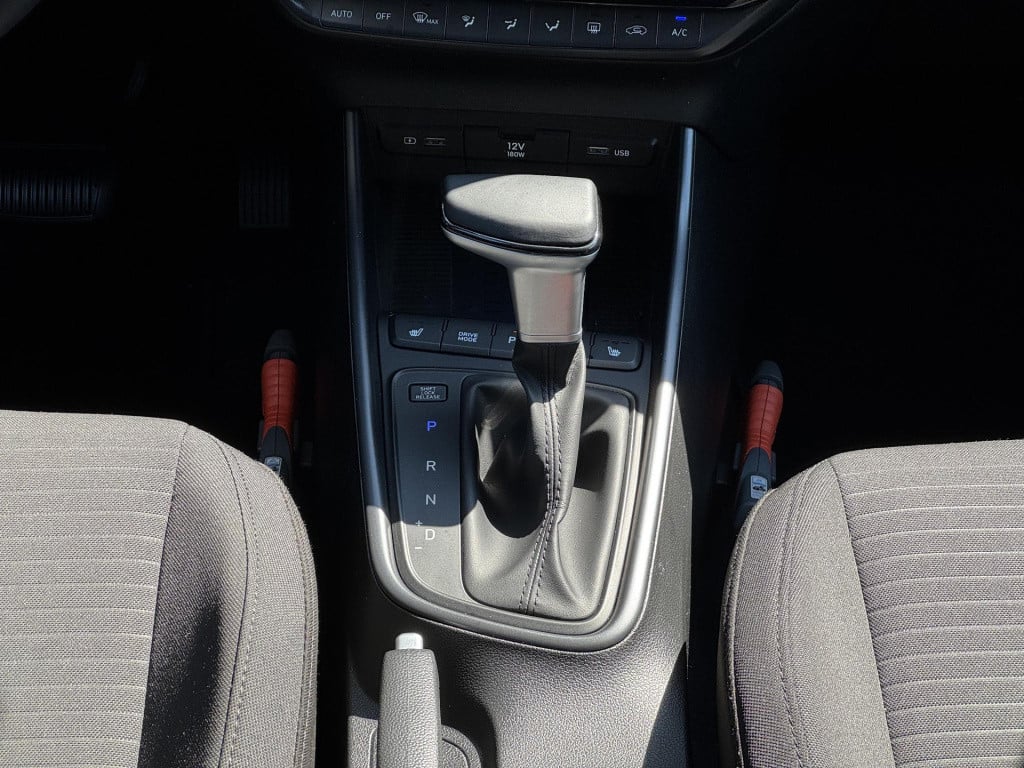 Hyundai I 20 1.0 t-gdi premium sky automaat | schuif-/kanteldak | stuur- + 