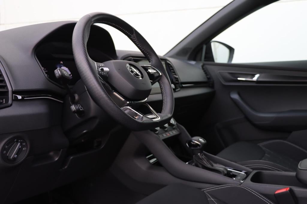 Skoda Karoq 1.5 tsi sportline 150pk dsg7 voor+achterbankverwarming | stuurv