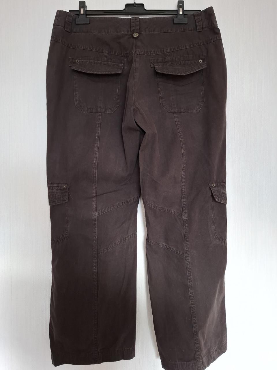 Miss Etam broek extra zakken en leuke details. Bruin. Maat 44