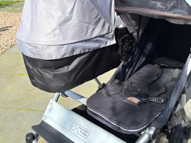 Mountain Buggy Duet dubbele kinderwagen + 2 reiswiegen + regenhoes