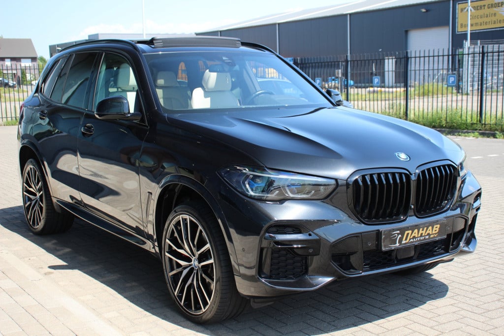 BMW X5 xdrive45e high executive m-sport | pano | luchtvering | 360 camera |
