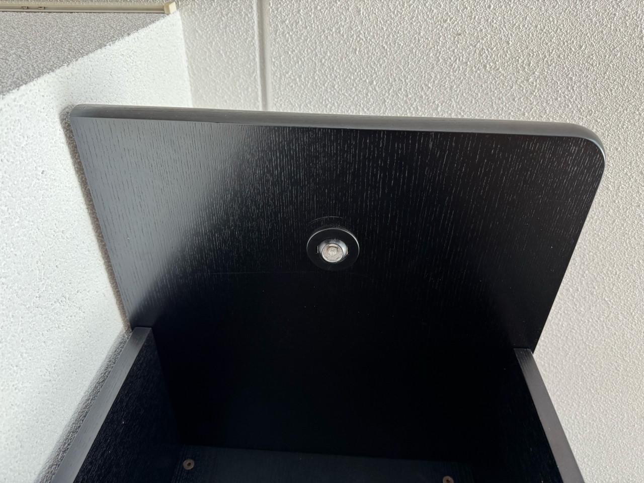 Set van mooi houten wandmeubel + tv-ombouwkast met veel planken