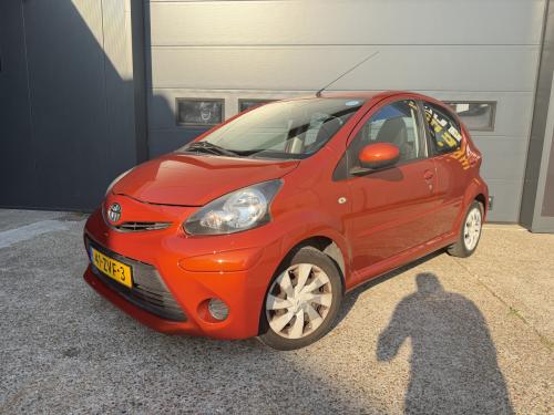 Toyota Aygo 1.0 12V Vvt-i 5DRS 2013 Dynamic Orange Airco Apk