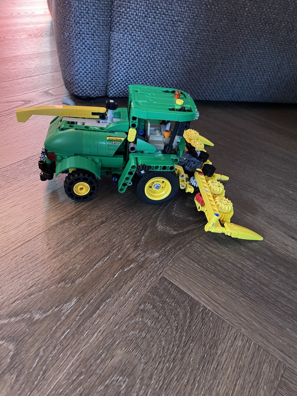 Lego Technic: John deere 9700 forage harvester 42168