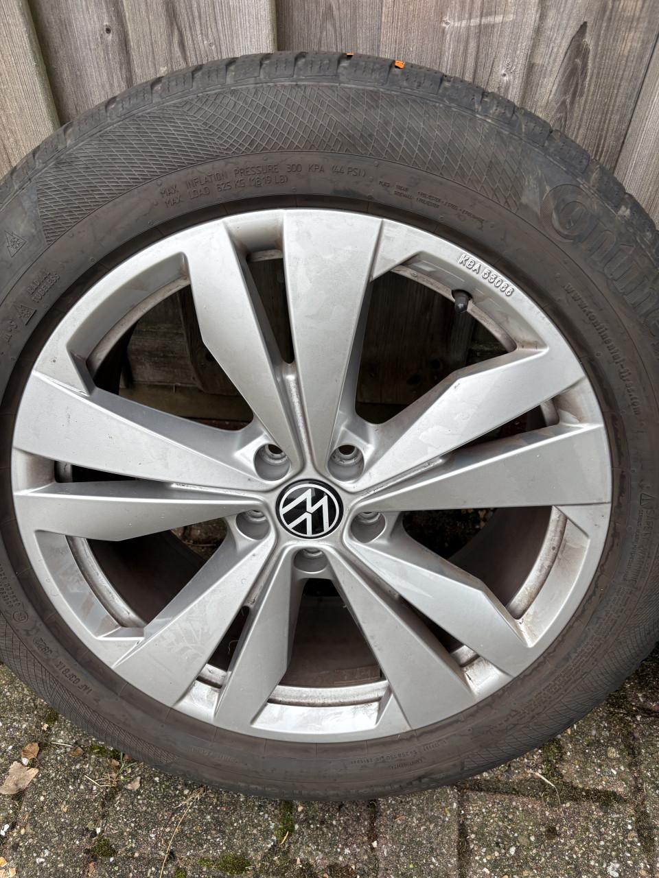 4 winterbanden Continental TS850 P255/VW