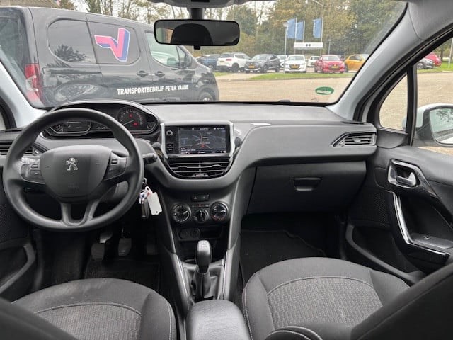 Peugeot 208 blue lion 1.2 pt-82pk 5d navigatie&bluetooth&apple carplay&andr