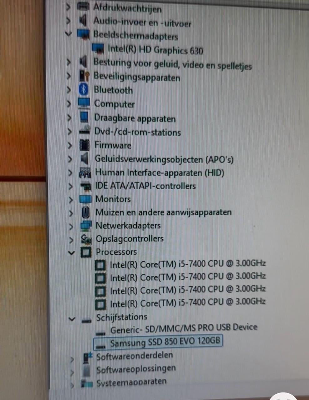 Complete set HP Pavilion / Intel Core i5 / 8GB ram / Windows 11 /