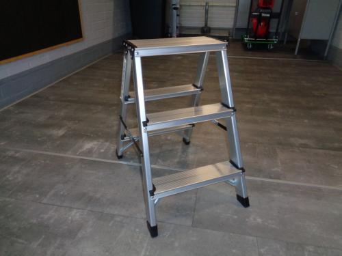 Trap dubbel 2 x 3 treden aluminium