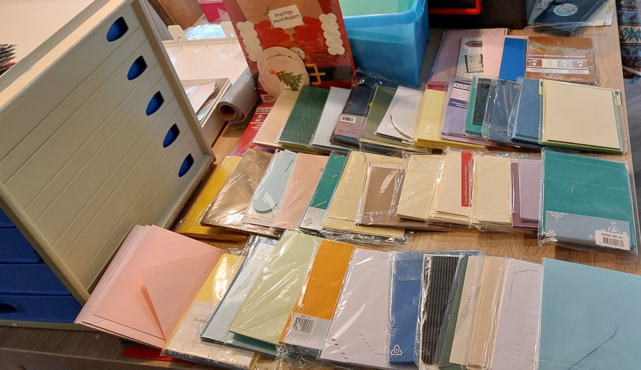 3D knipvellen, stickers, karton, enveloppen, etc