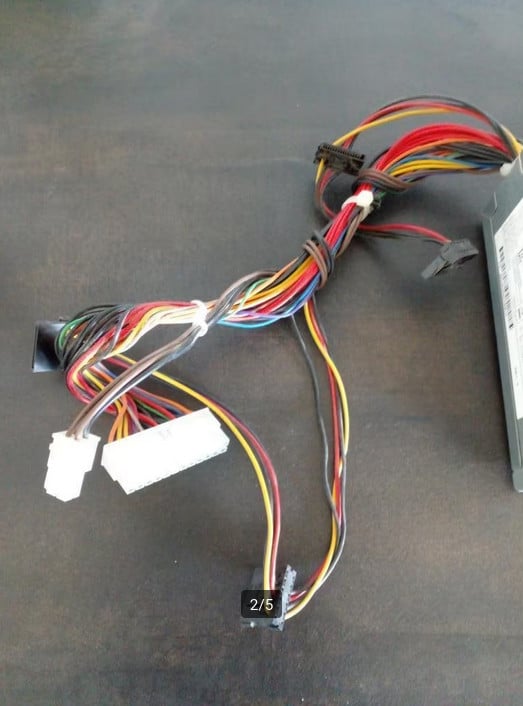 2 x 300w interne voeding + sata aansluitingen