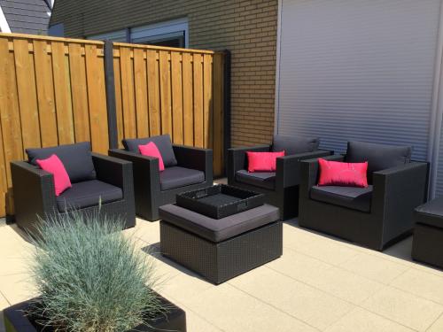 Lounge set 4 stoelen 2 hockers