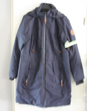 Donkerblauwe  zware winterjas maat L