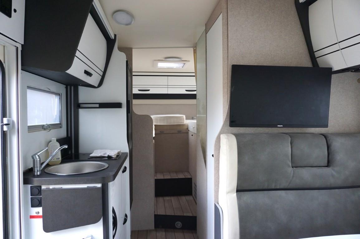 Mc Louis Glamys 365 2025 met 20.000km familiecamper Euro 6