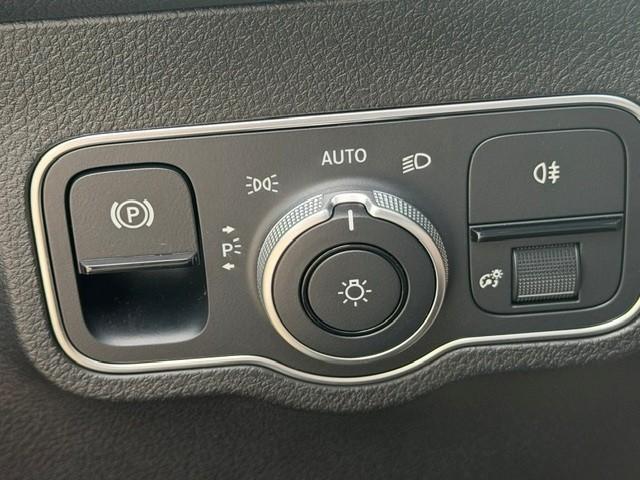 Mercedes-Benz Glb 200 amg line premium plus l panoramadak l mbux l multibea