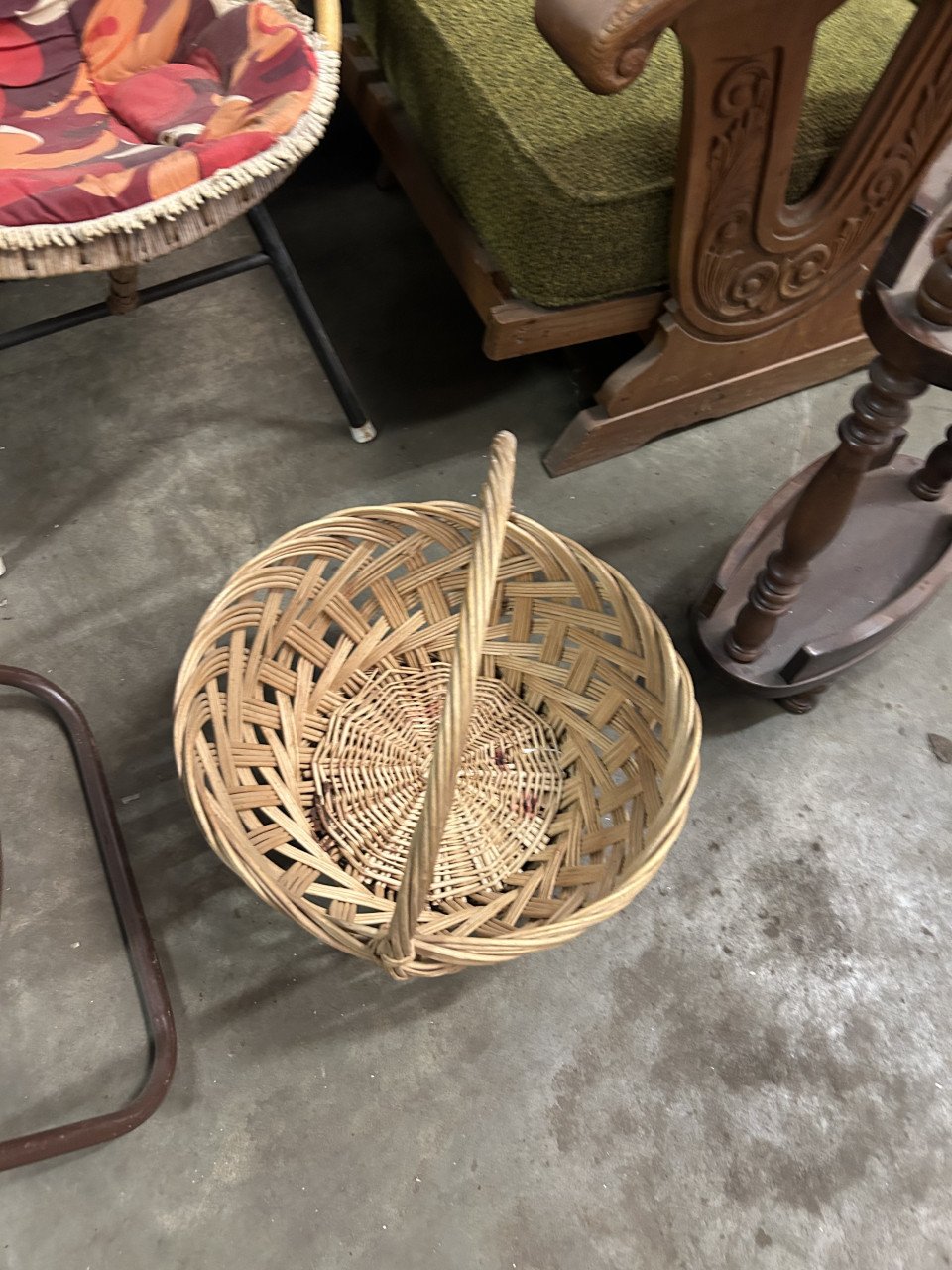 Brocante; rotan stoeltje, rookstoel, etc