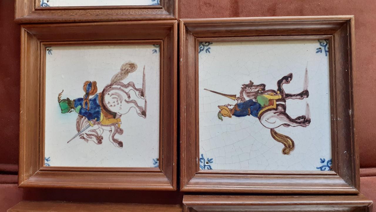 11 x Antieke tegels met Paarden & Hobbelpaard van de Kermis.!