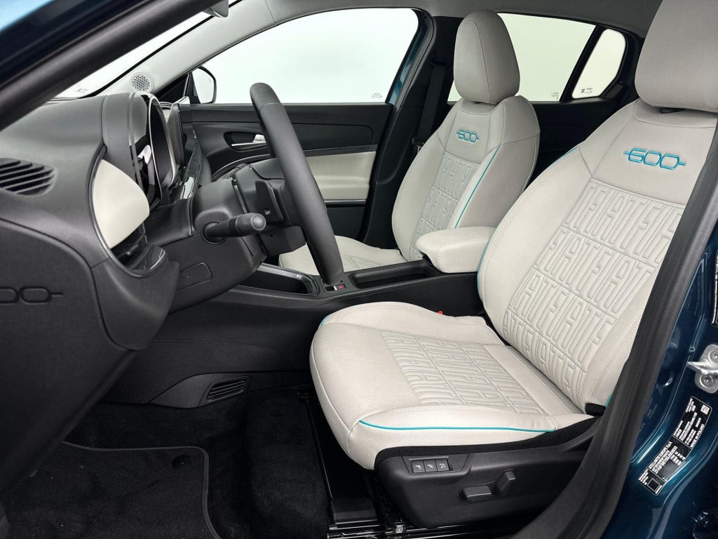 Fiat 600 1.2 hybrid la prima || van mossel vip voordeel || tot 8 jaar garan
