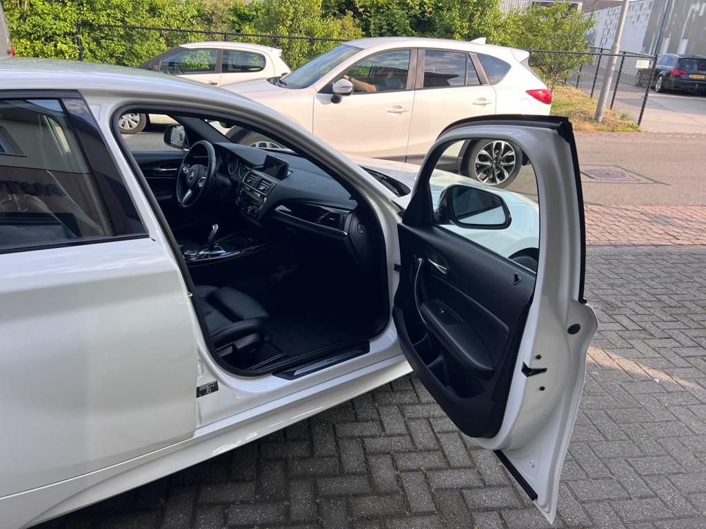BMW 1 Serie 118i centennial high executive