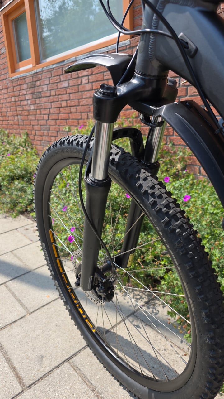 CUBE | AIM RACE | 29 INCH | FRAME 52 CM | 3X8 | NETTE STAAT!