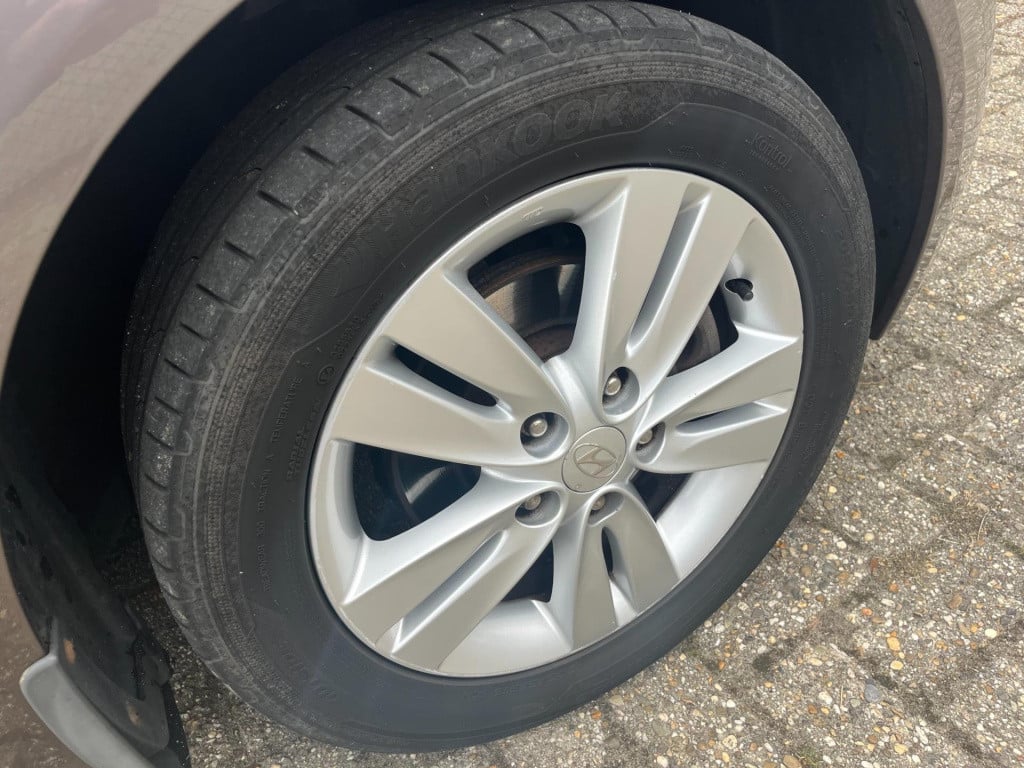 Hyundai Ix20 1.4i i-vision | climate | cruise |