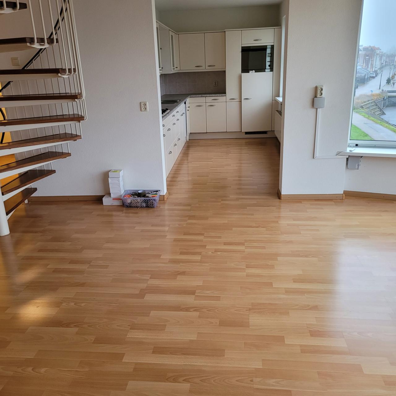 GRATIS Mooie LAMINAAT vloer WEL ZELF VERWIJDEREN