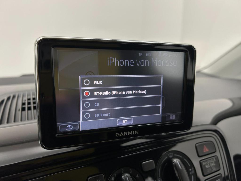 Volkswagen UP! occasion 1.0 move up! bluemotion | blauw | tweedehands volks