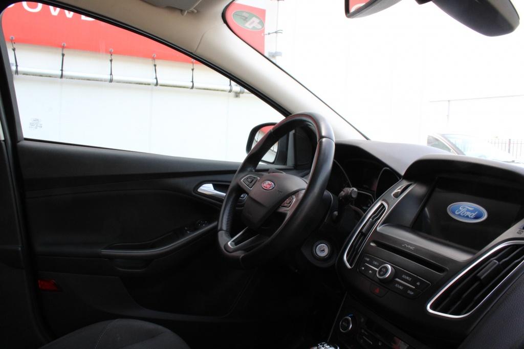 Ford Focus wagon 1.0 titanium