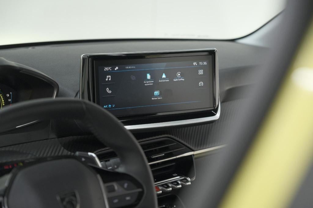 Peugeot 208 1.2 hybrid 110 e-dcs6 style | parkeersensoren | apple carplay |