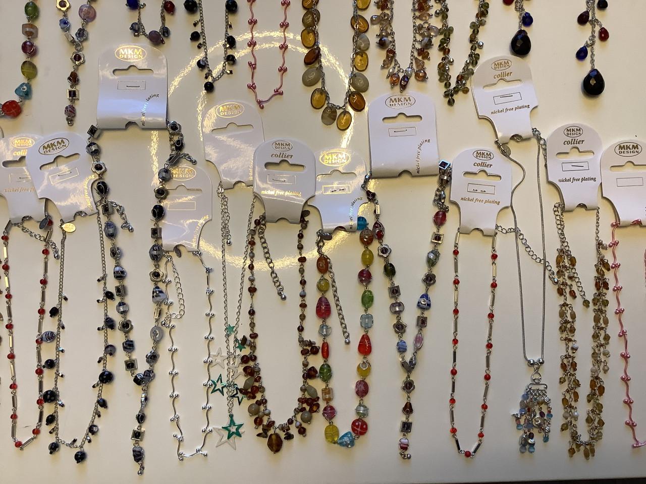 Partij mooie MKM Design kettingen.   (Partij 47)