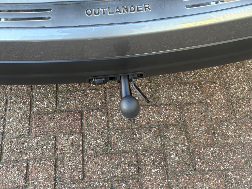 Mitsubishi Outlander 2.0 intense+