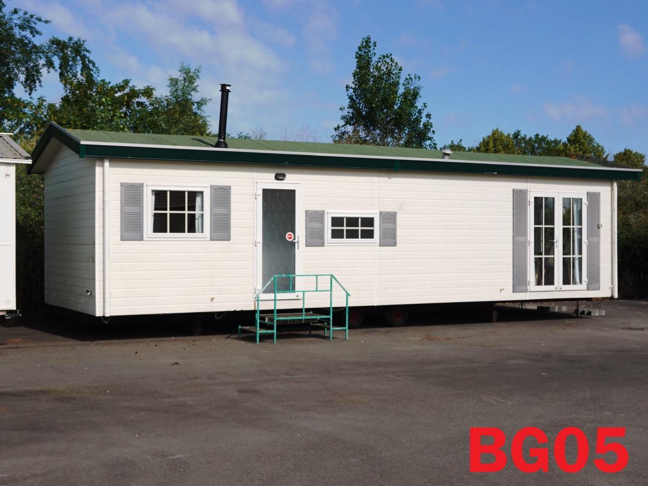 Spiegelchalet, chalet met gespiegelde indeling en dubbel glas te koop