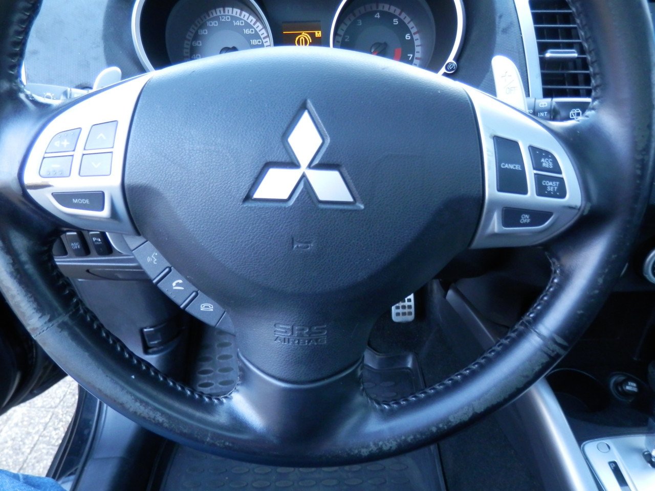Auto Garant Biedt Aan: Mitsubishi Outlander 2.4 Instyle Automaat