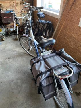 Twee elektrische fietsen Bikkel 132