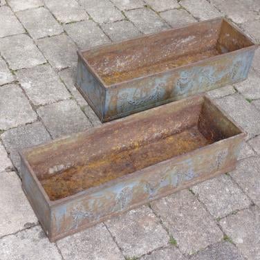 Gietijzeren brocante bloembakken (2 stuks)