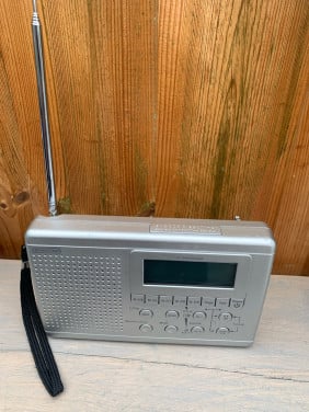 Transistor radio te koop