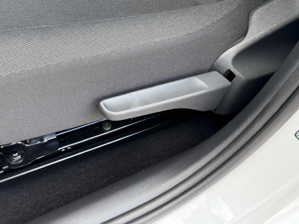 Volkswagen UP! 1.0 5-deurs | camera | cruise | airco | bluetooth | pdc | ri