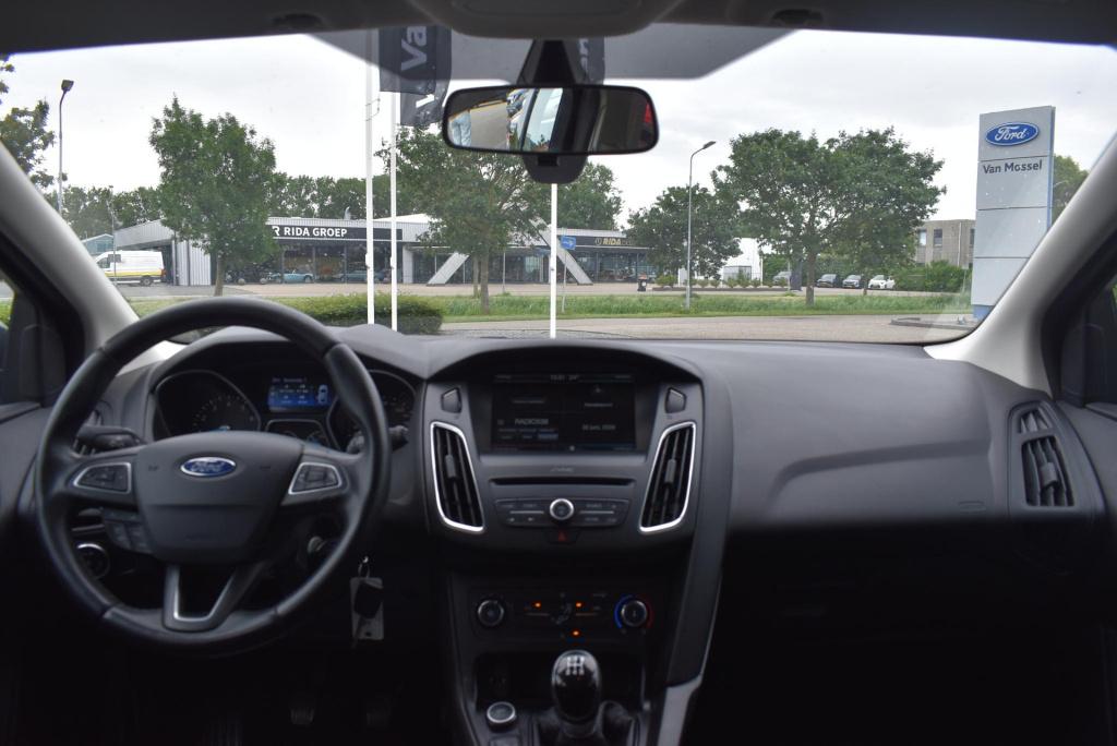 Ford Focus 1.0 trend | incl. nieuwe distrtibutieriem | trekhaak | airco | n