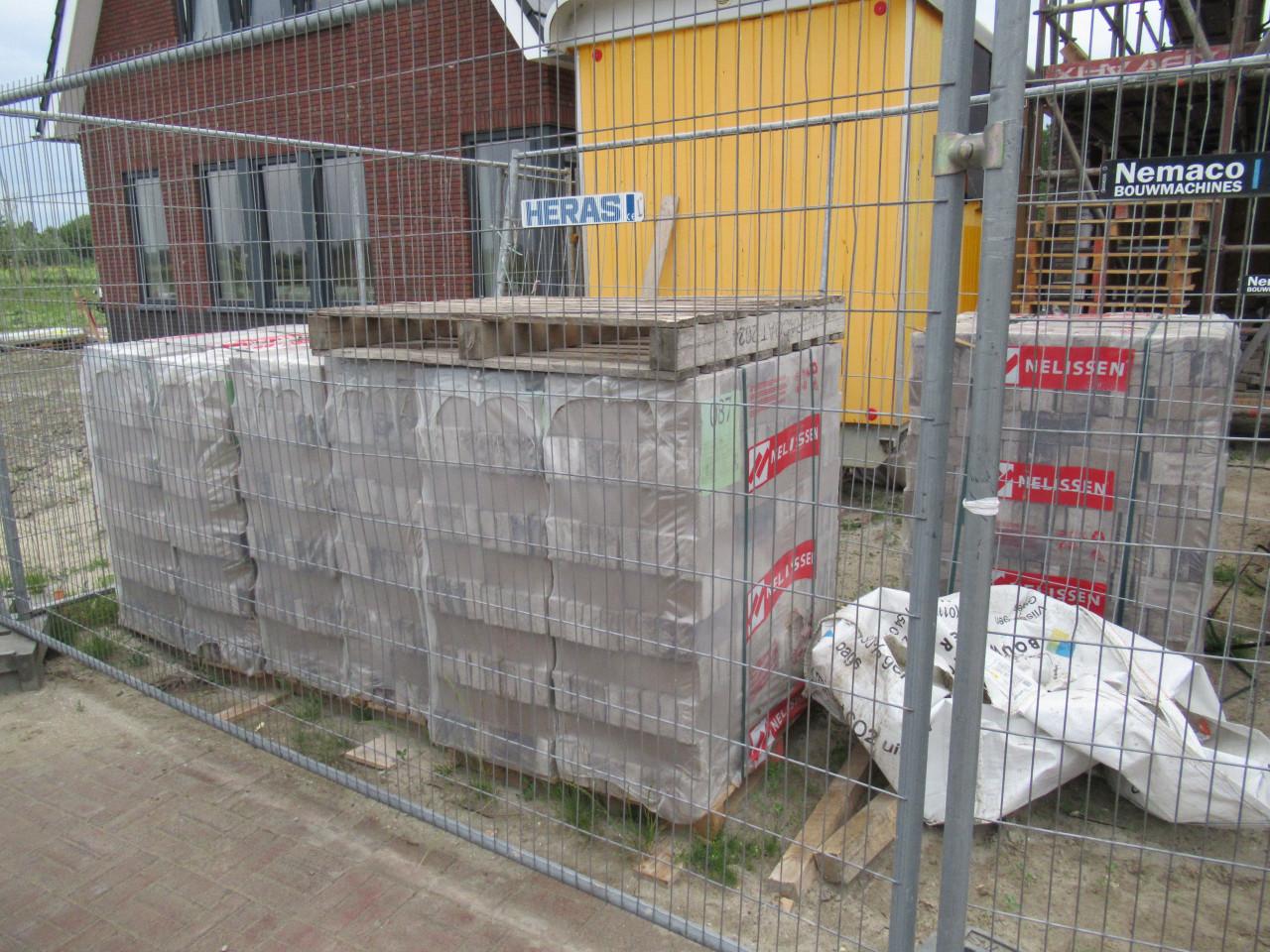 Gevelstenen te koop aangeboden