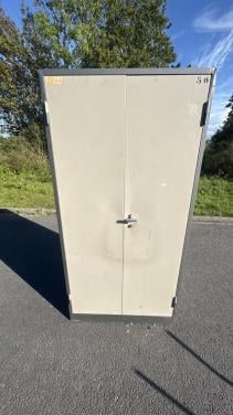 Paardenkast metalen kast