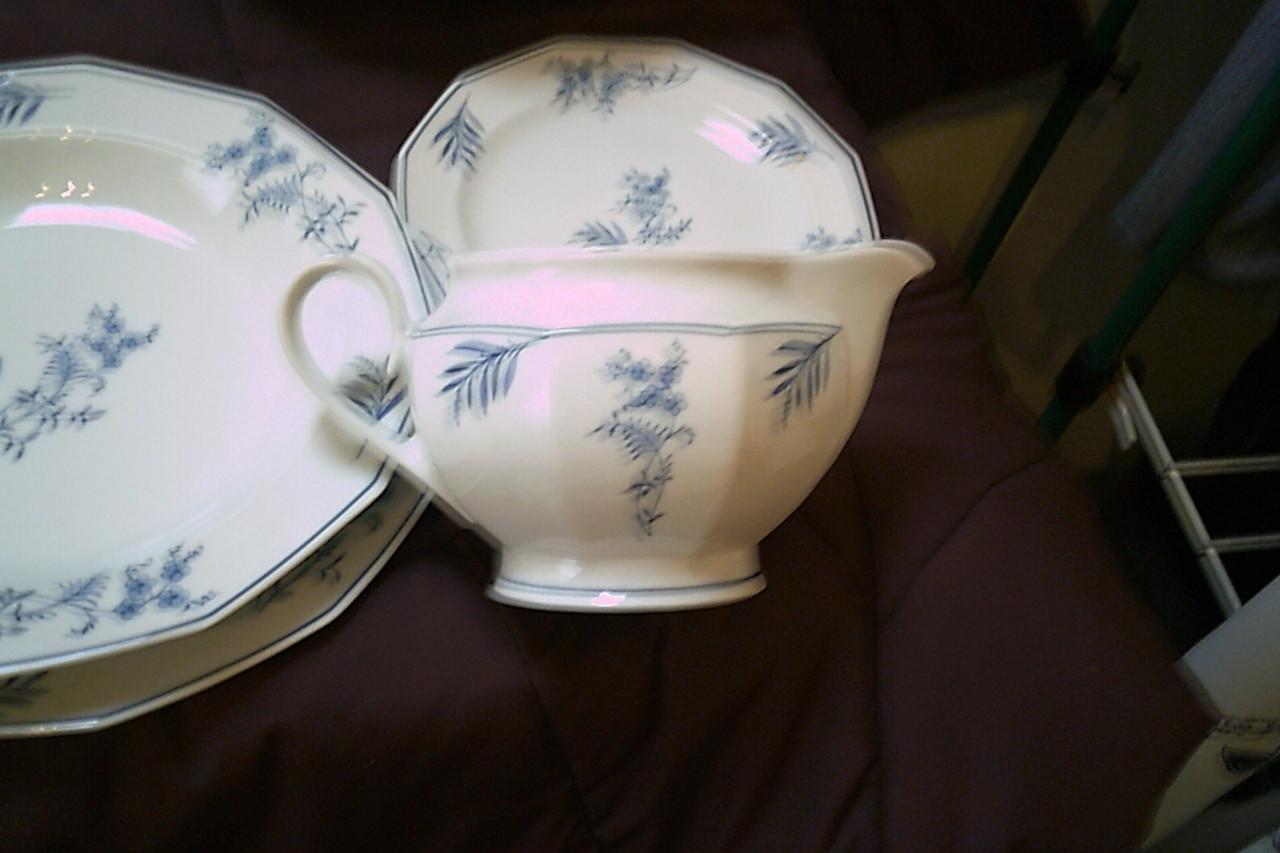 12p. PORSELEINEN eetservies wit/blauw - merk Winterling.