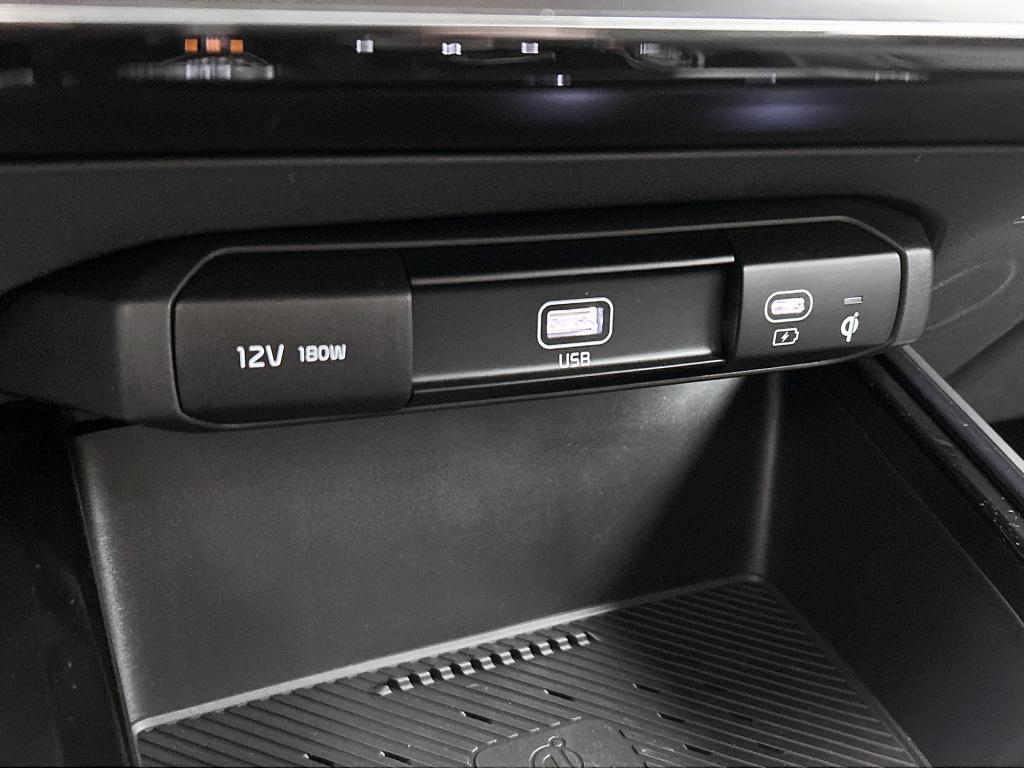 Kia Niro Ev air 64.8 kwh | company car | 10 jaar garantie | parkeercamera |