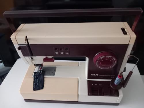PFAFF 1229 naaimachine met dubbel stof transport (idt)