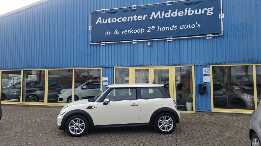 Mini One Chili 3drs bj:2014 airco-navigatie 131.000km nwst apk 2027 !!
