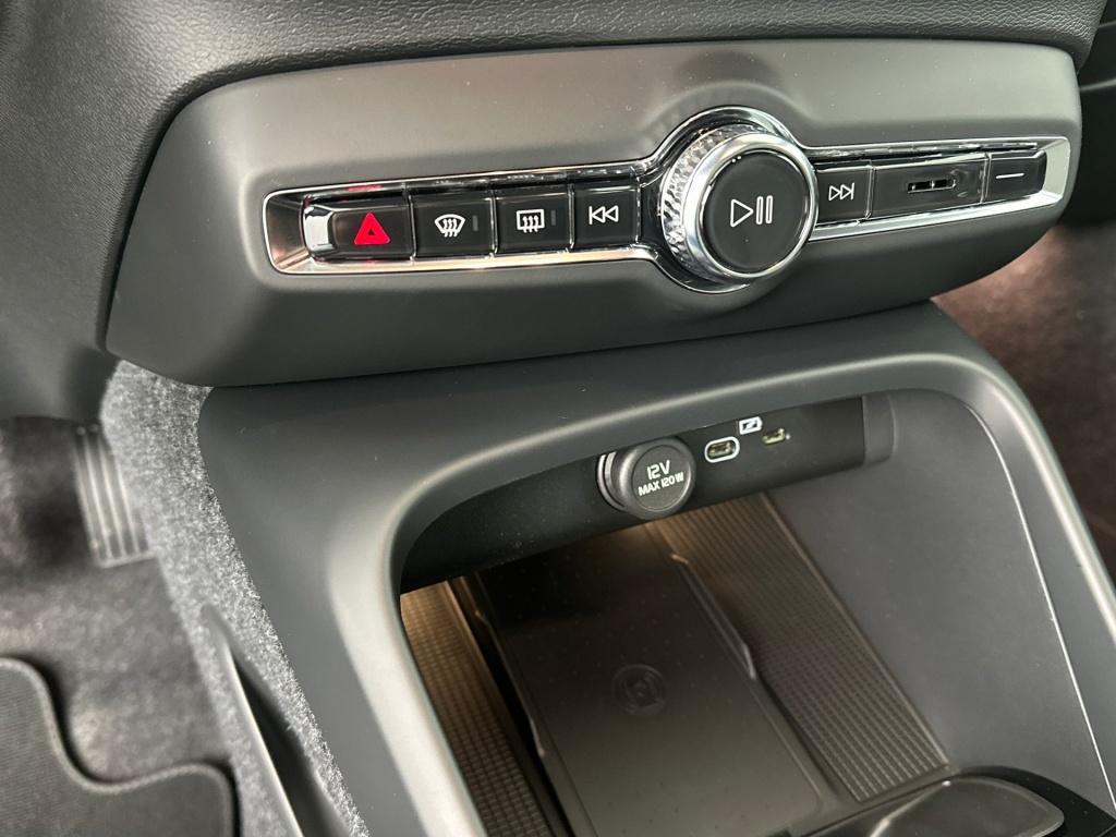 Volvo XC40 b4 gt plus dark